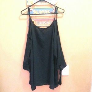 FLASH SALE 3/$12 CLOSET!  K. Jordan cold shoulder